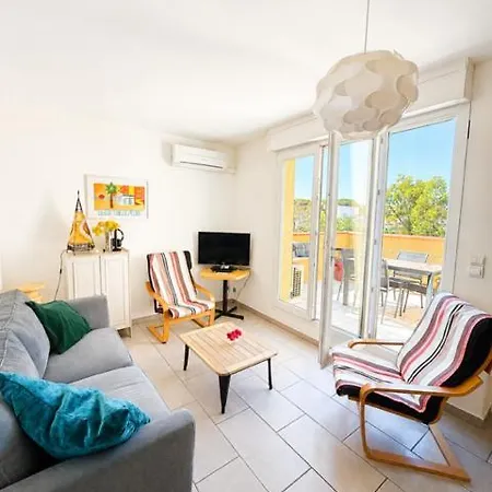 Port Et A Pied, Terrasse, Clim Et Parking