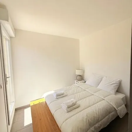 Port Et A Pied, Terrasse, Clim Et Parking * لوسات