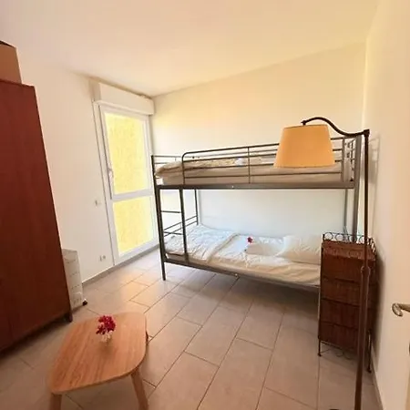 Port Et A Pied, Terrasse, Clim Et Parking *